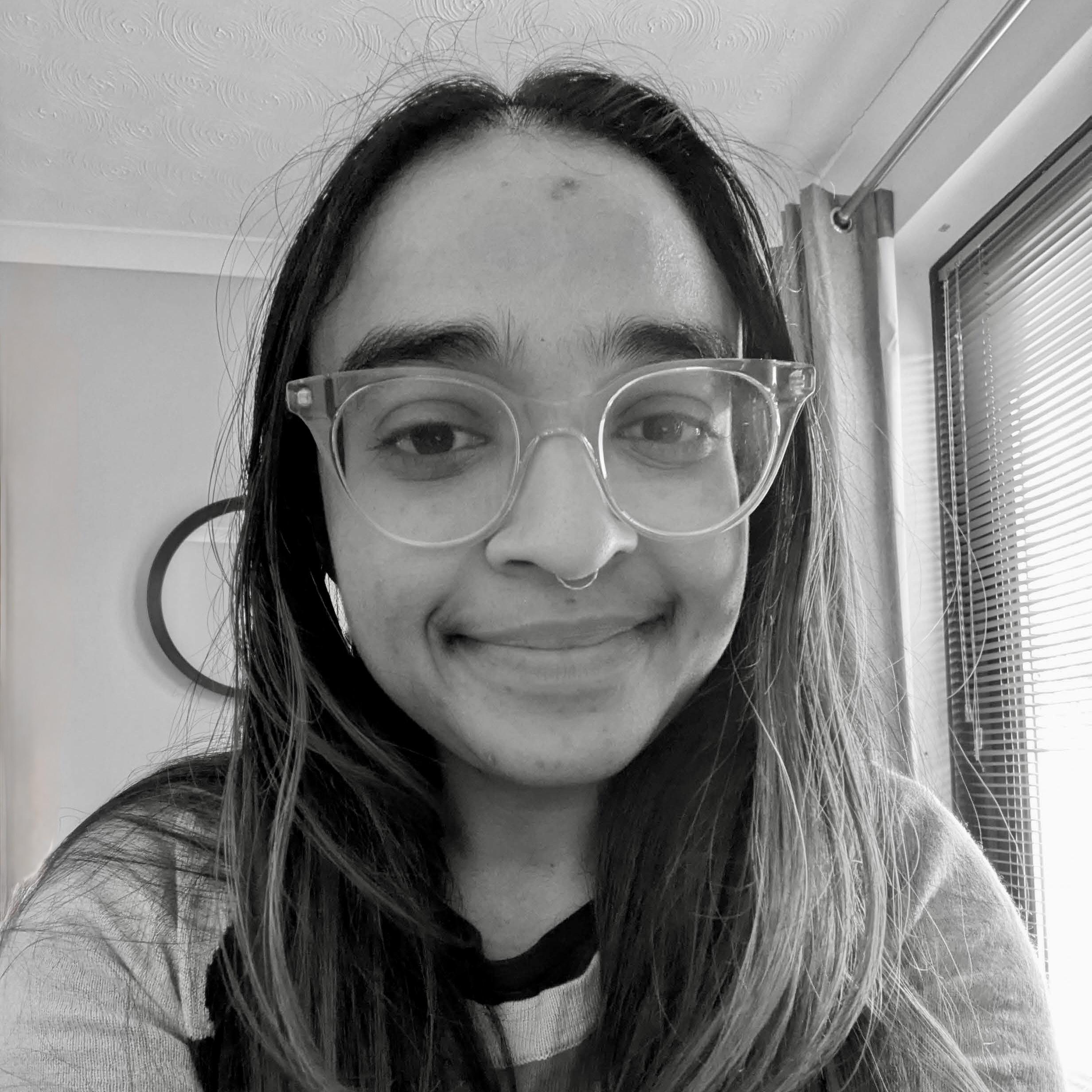 B&W photo of Mohua, Psychosexual and Relationship Therapist in training, offering low cost sex and relationship therapy