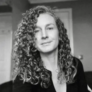 B&W photo of Kate, Psychosexual and Relationship Therapist in training, offering low cost sex and relationship therapy